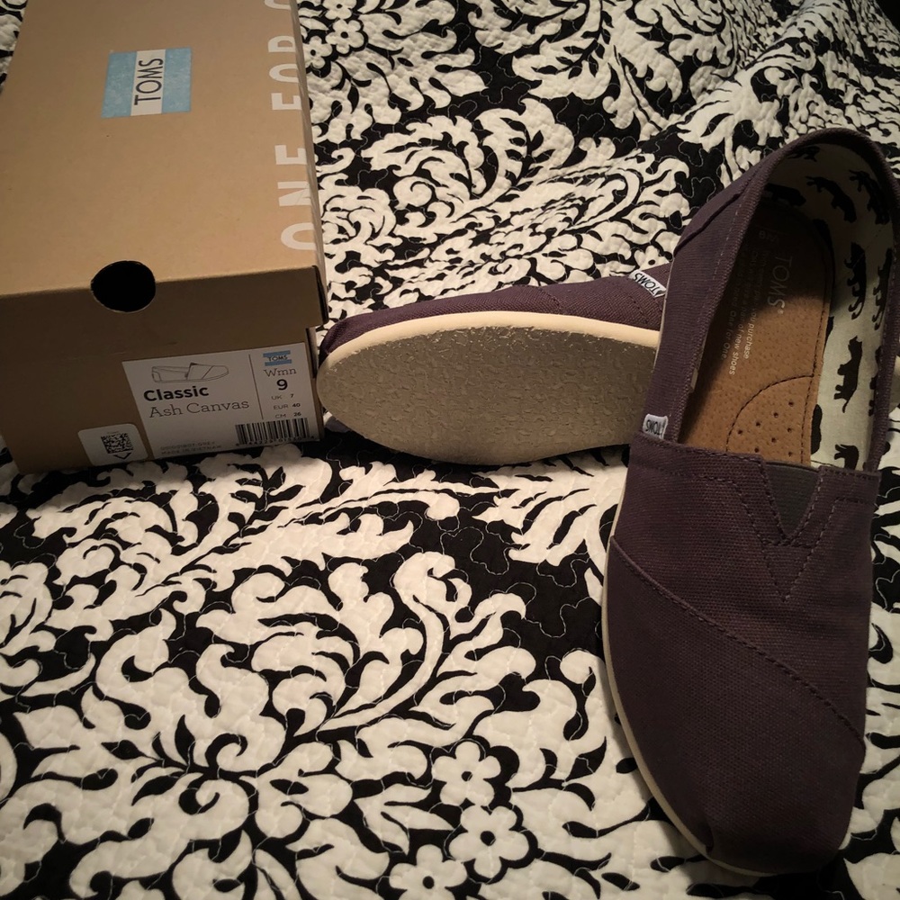 Toms